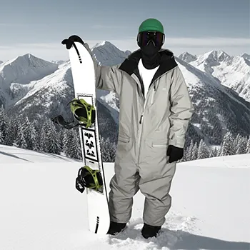 着替えなし、寝袋のままゲレンデへ