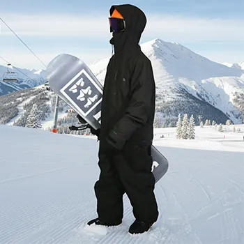 着替えなし、寝袋のままゲレンデへ