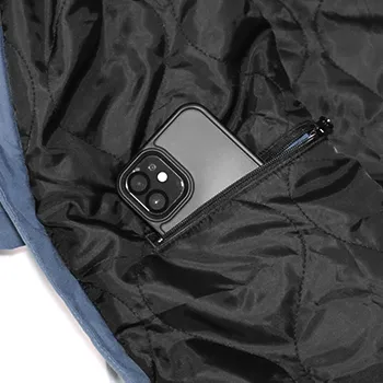 ファスナー付き内ポケット（右胸）