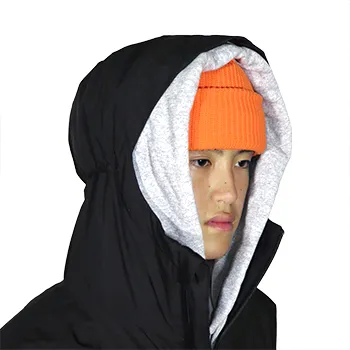 インナーにパーカーも着込めるサイズ感